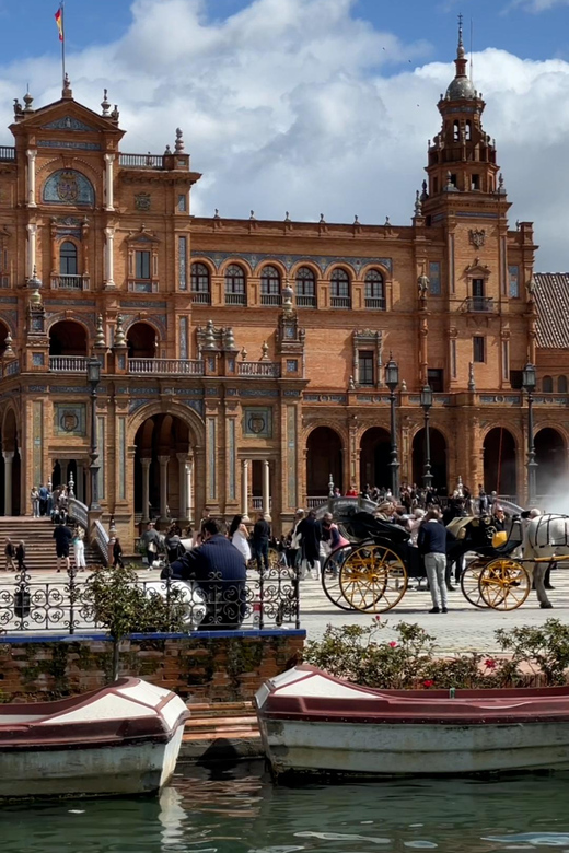 Watch a local insider share the best things to do in Seville