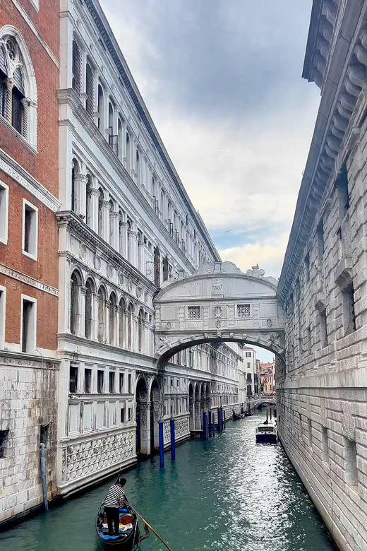 Watch the most romantic things to do in Venice
